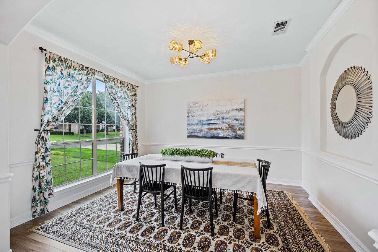 3827 Laurel Ridge Dr
