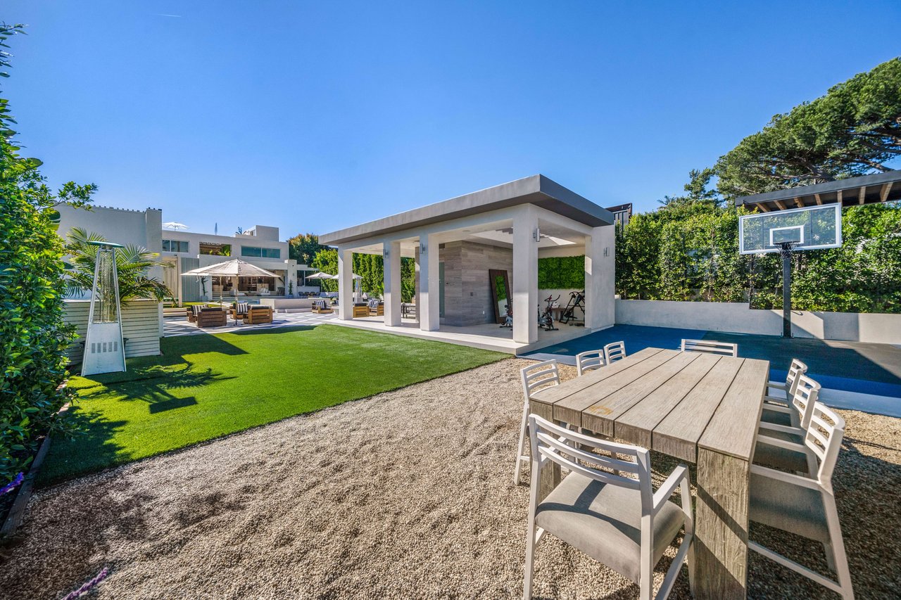 The Apex HH | 7115 Macapa Drive