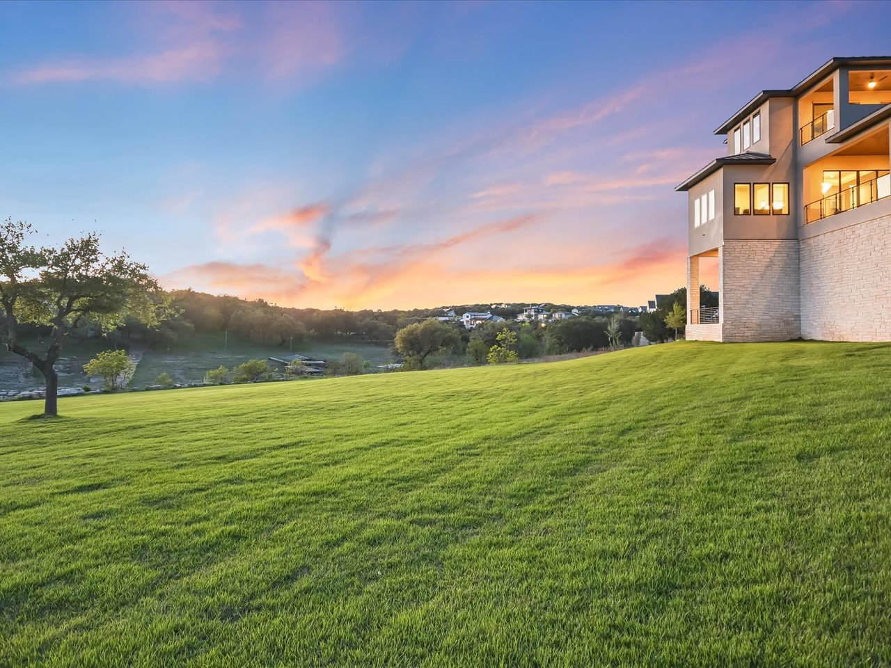 Valentino Cove - Lakefront in the Reserve on Lake Travis 