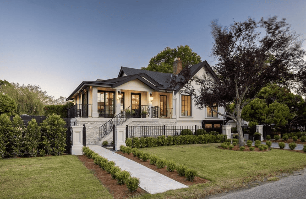  867 Victoria Ave