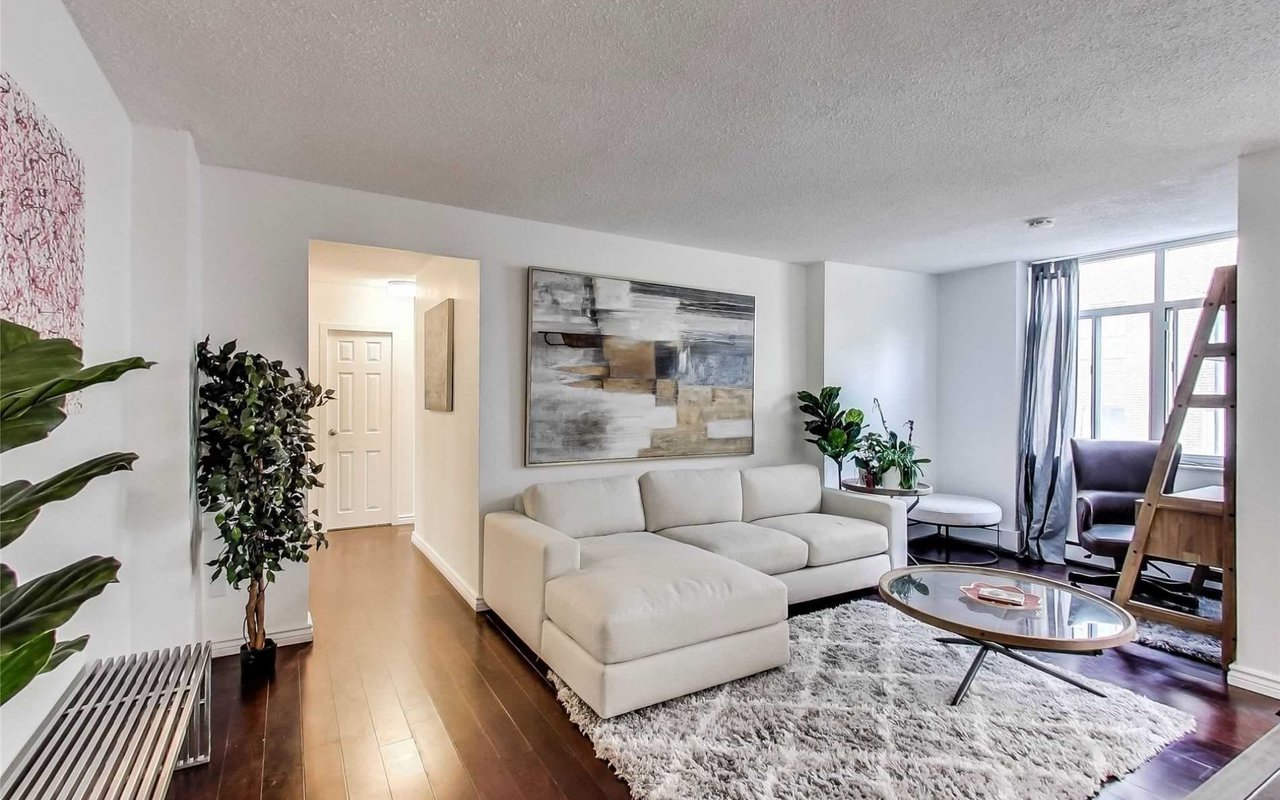 335 Lonsdale Rd #102