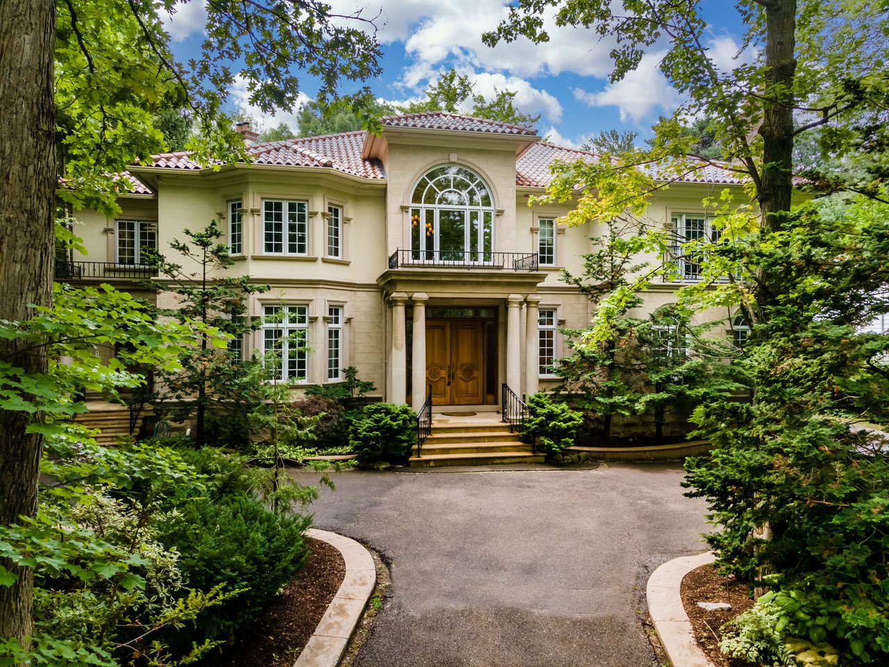 2122 Gordon Dr