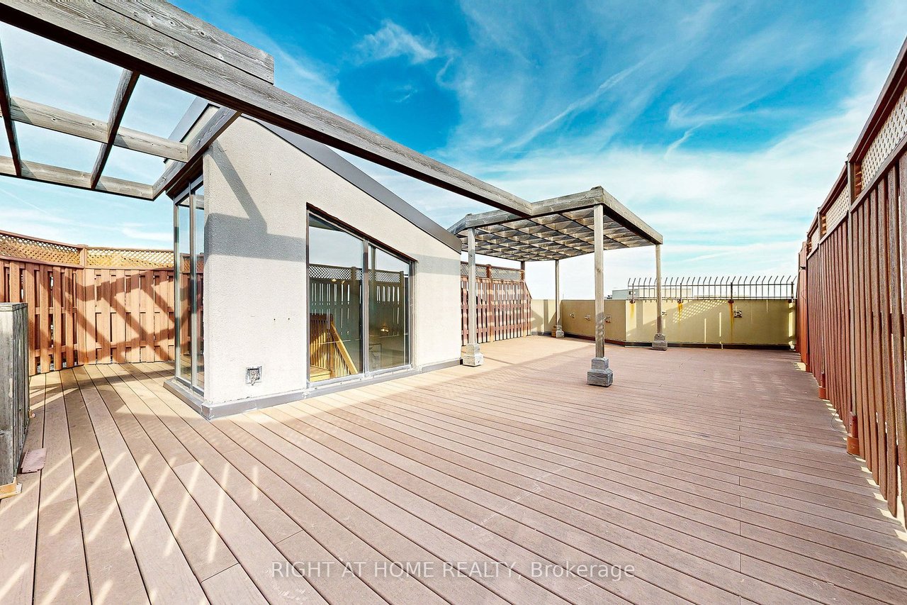 PENTHOUSE IN PRIME NORTH YORK 