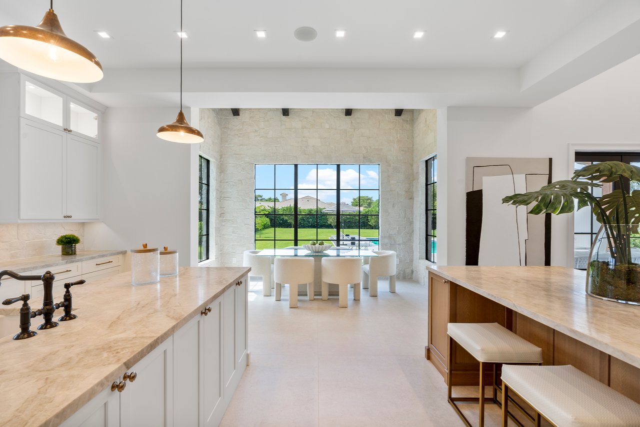 Beautiful Modern Farmhouse in Glenvar Heights