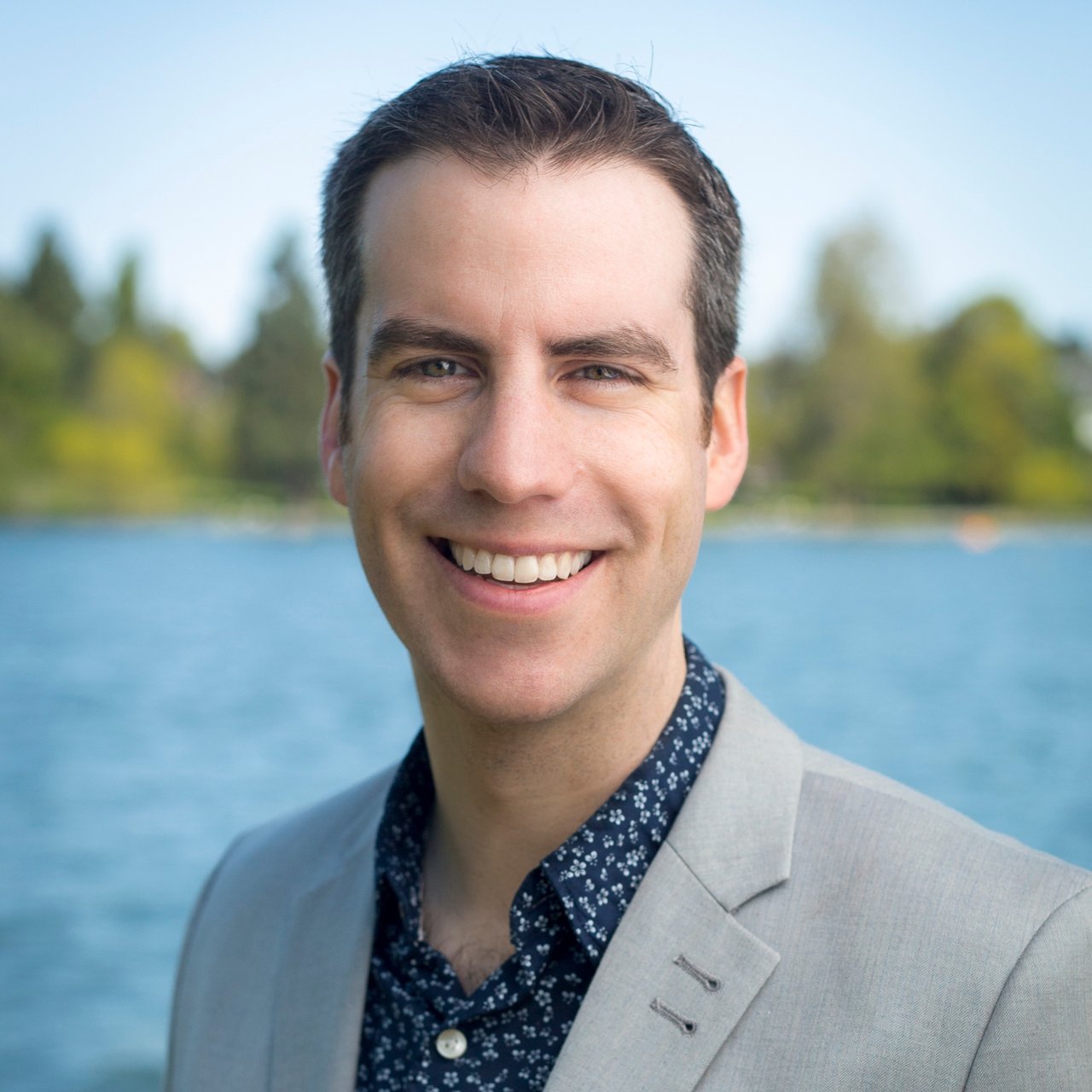 Aaron Osborn Seattle Real Estate Agent Headshot