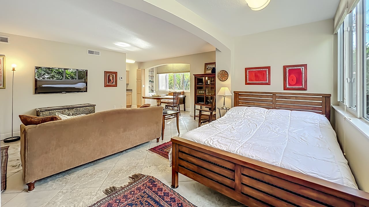 Blissful Downtown Winter Park Pied-à-Terre at Whispering Waters 