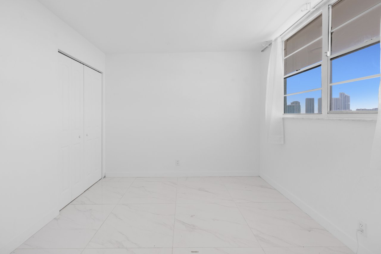 3545 NE 166th St #1004 North Miami Beach