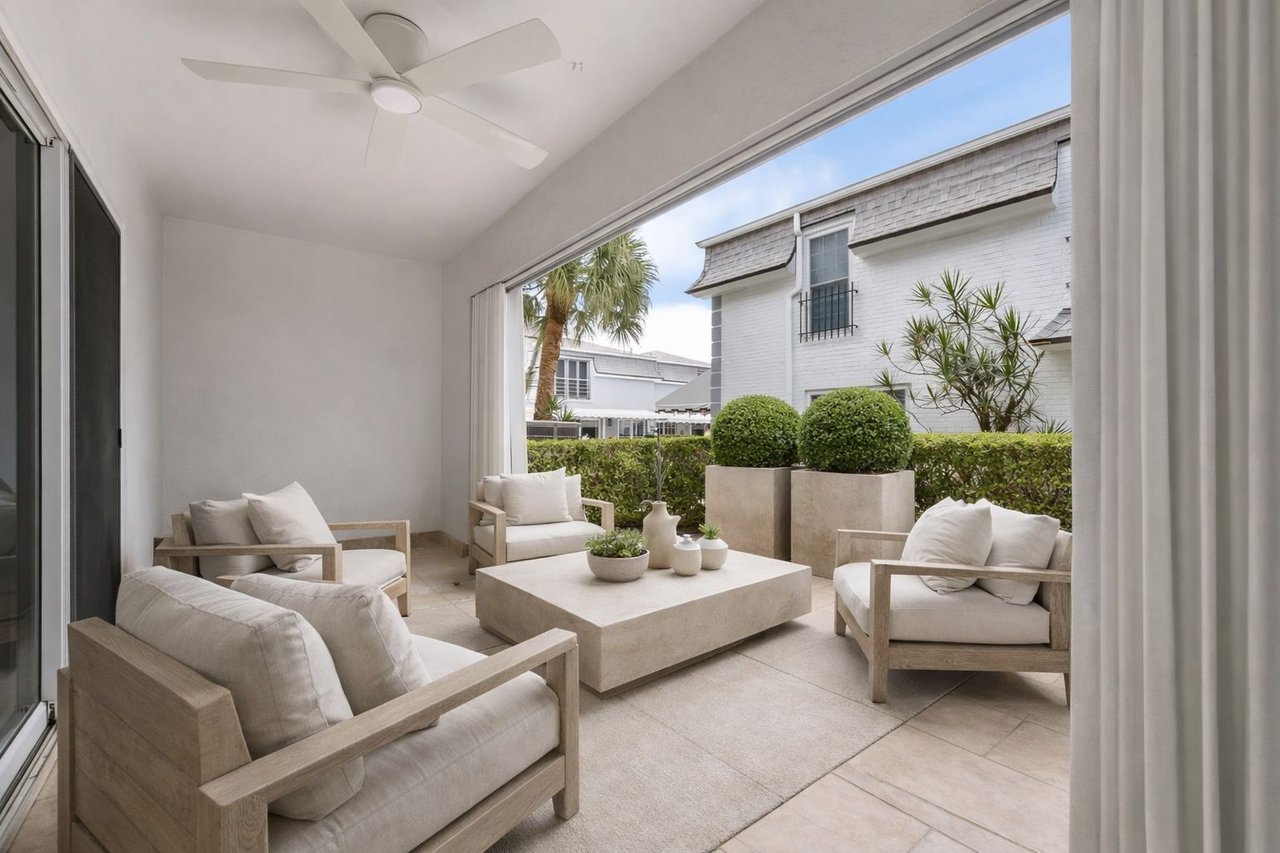 1194 Hillsboro Mile, Unit 72