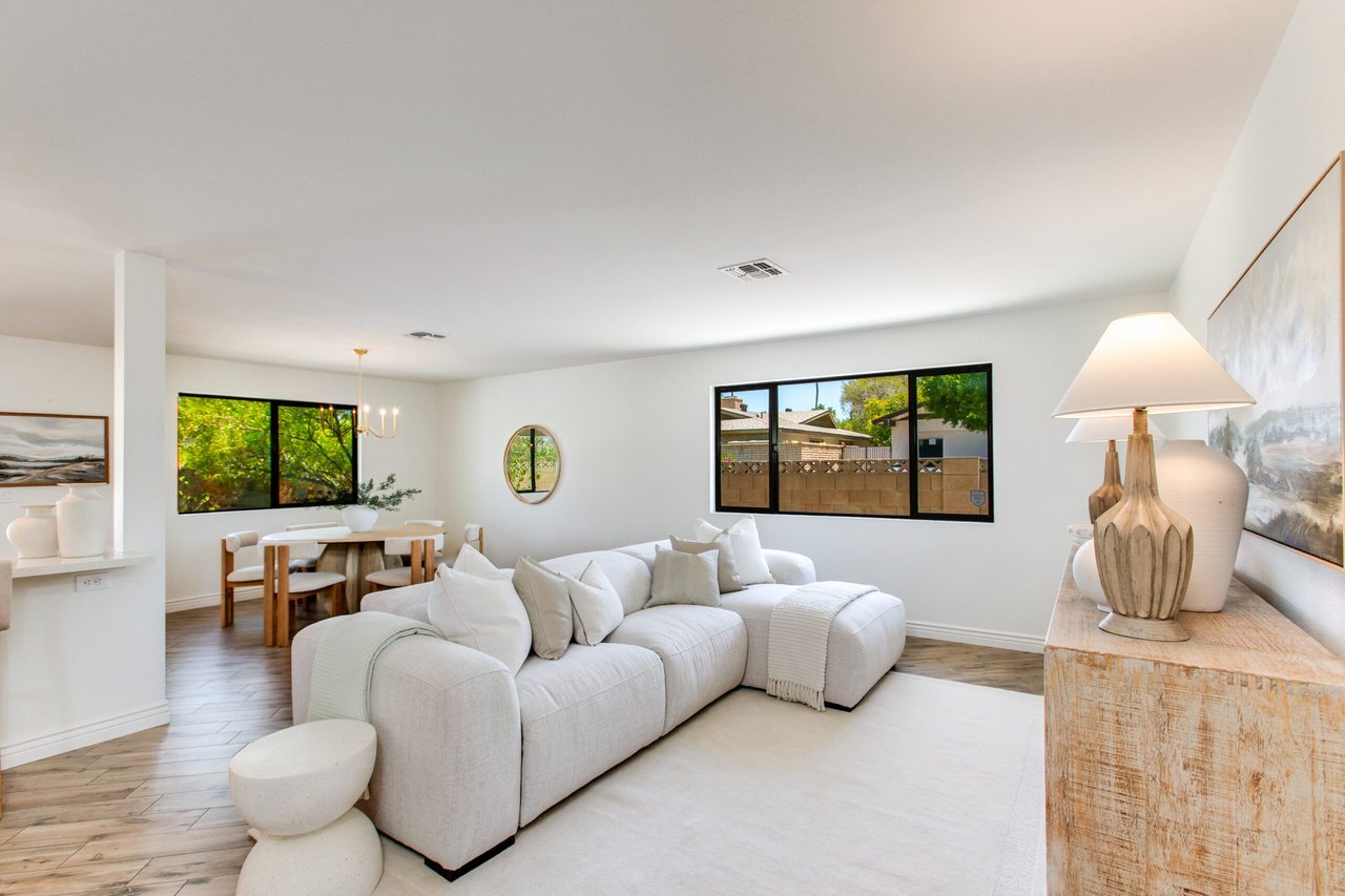 3020 E Mission Lane