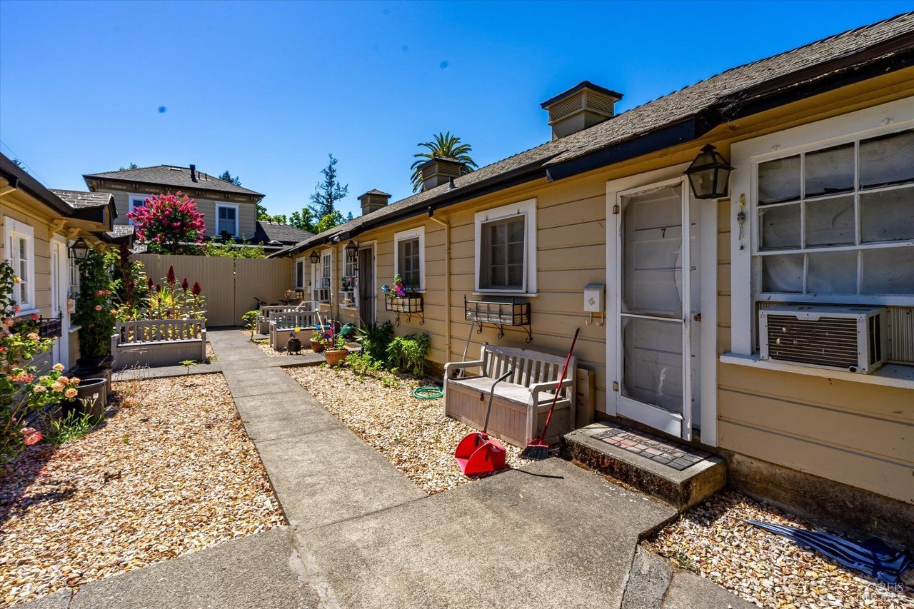 1139 Lincoln Ave, Calistoga