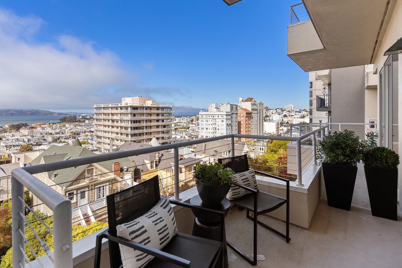 Modern Design and Panoramic Bay Views