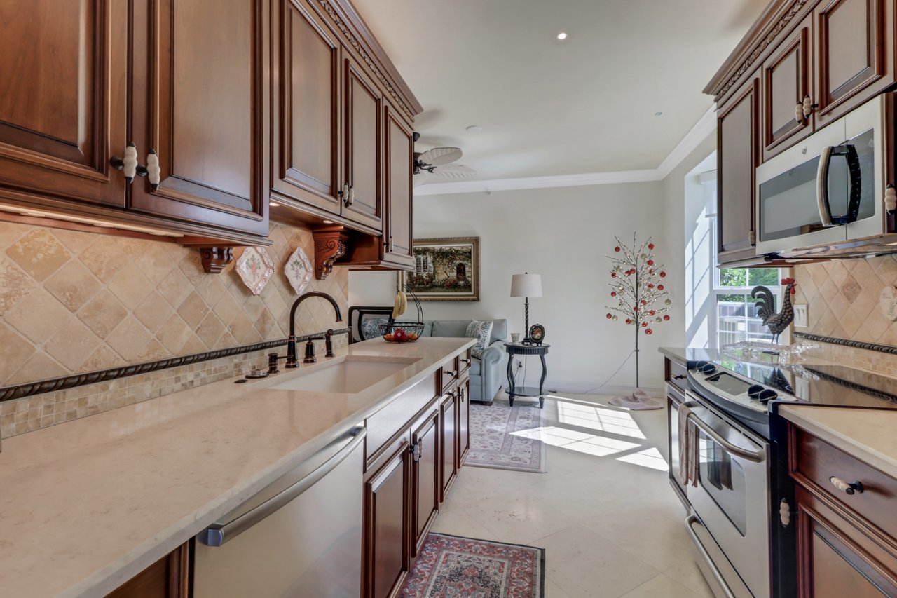 97 Silver Oaks CIR # 2101