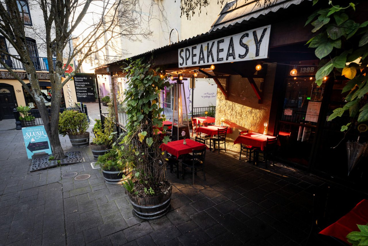 Late-Night Comfort Food in Petaluma: Braised Short Ribs, Lobster Mac, and More at Speakeasy