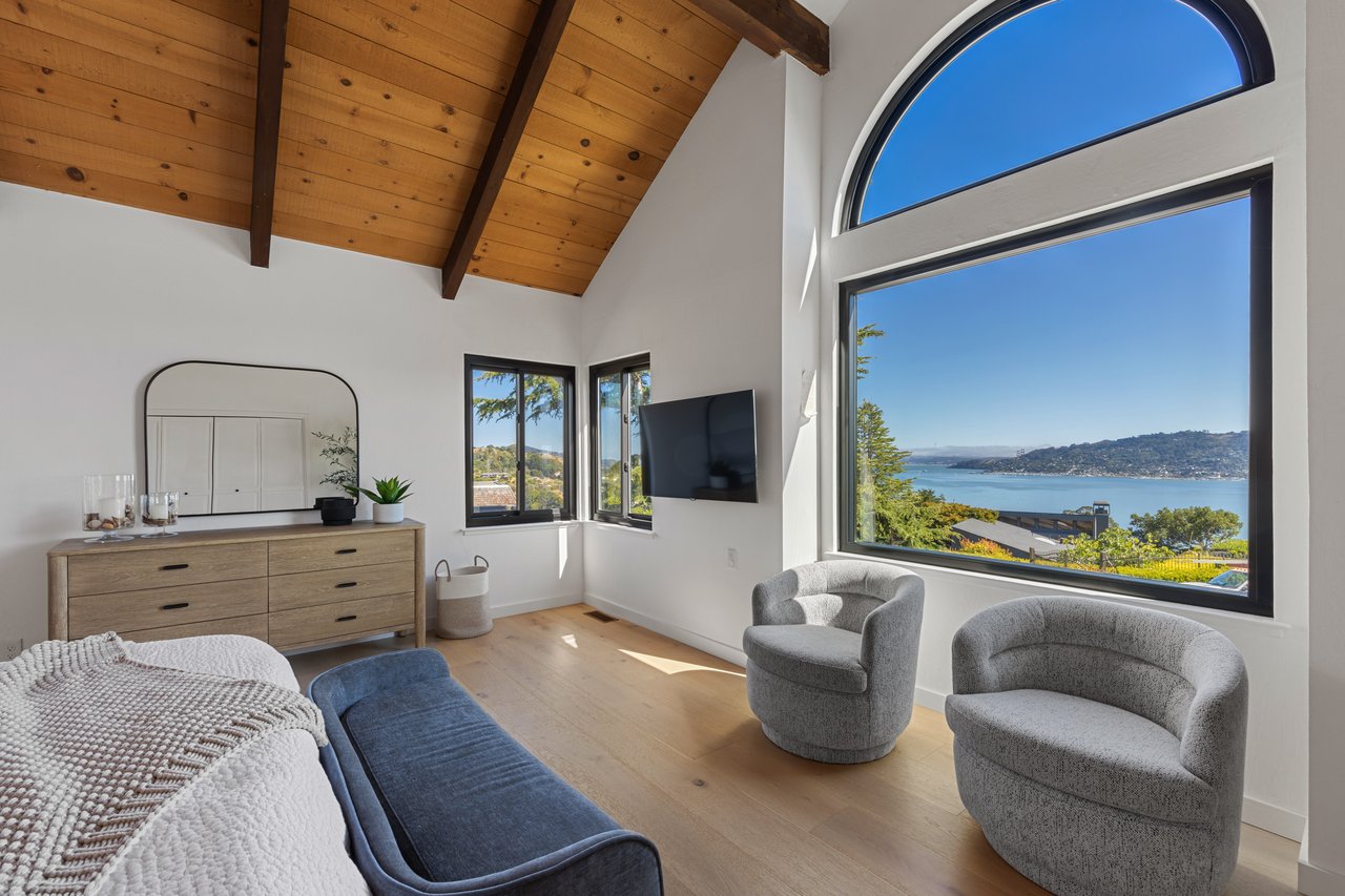 Stylish View Home on a Cul-De-Sac
