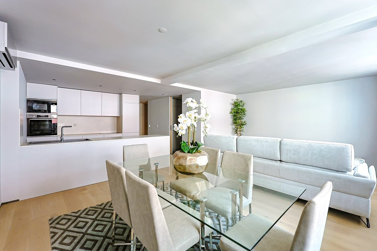 Stylish 2-Bedroom Apartment in the Heart of Lisbon with Exceptional Amenities