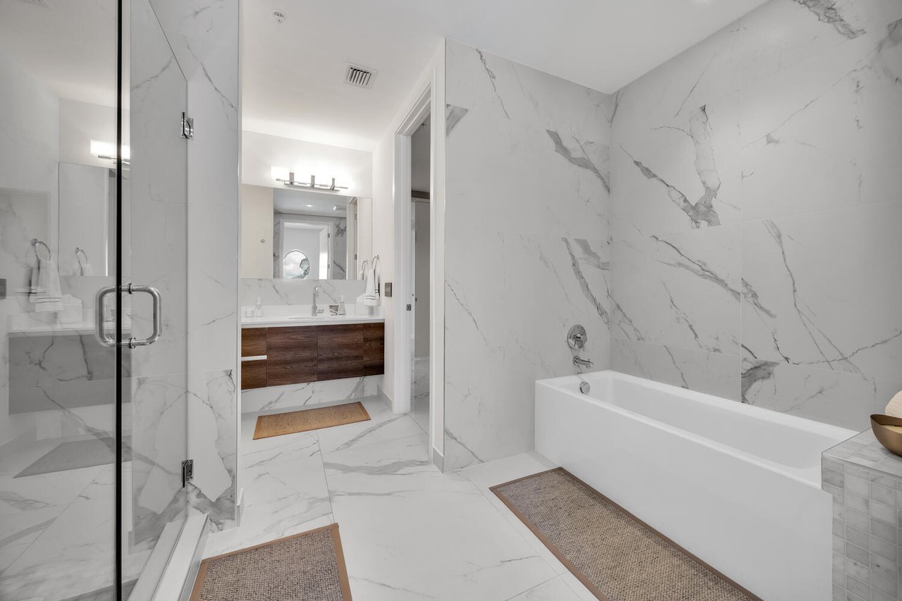 Exceptional Lower Penthouse Corner Unit in The City Beautiful