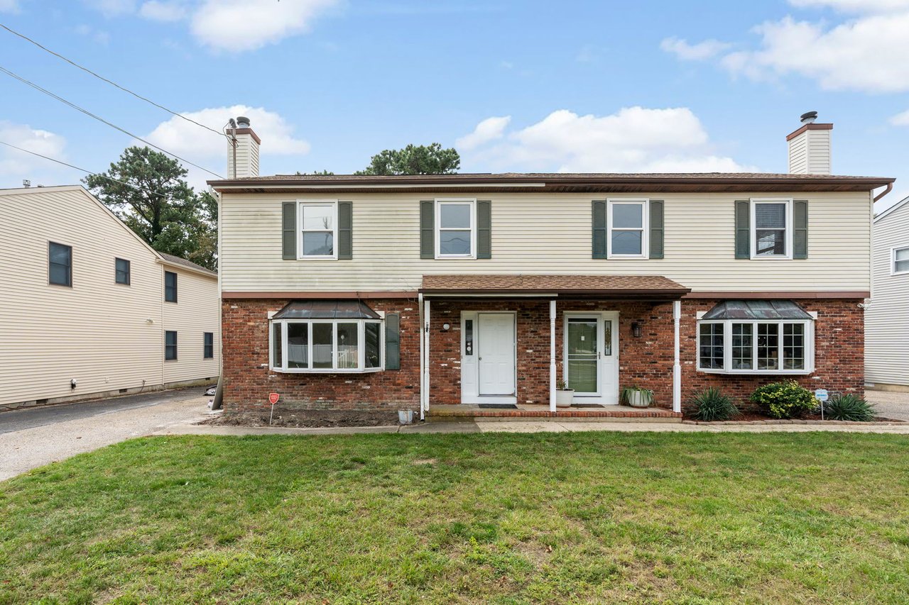 148 Bayshore Dr, Barnegat NJ, Gorgeous Renovated Townhouse