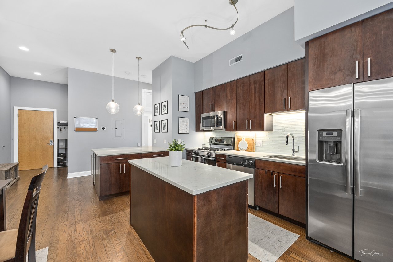 939 W Madison Street Unit: 301