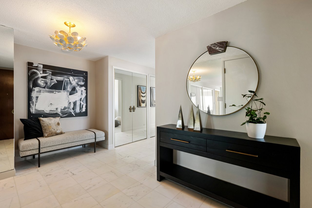 Marvelous Mid-Century View Apartment
