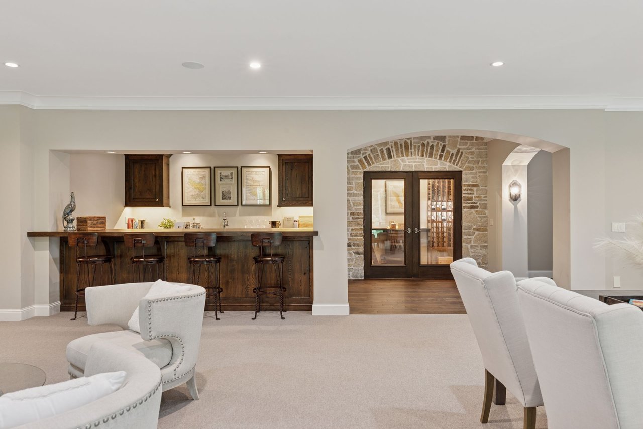 405 Carpenters Point, Wayzata