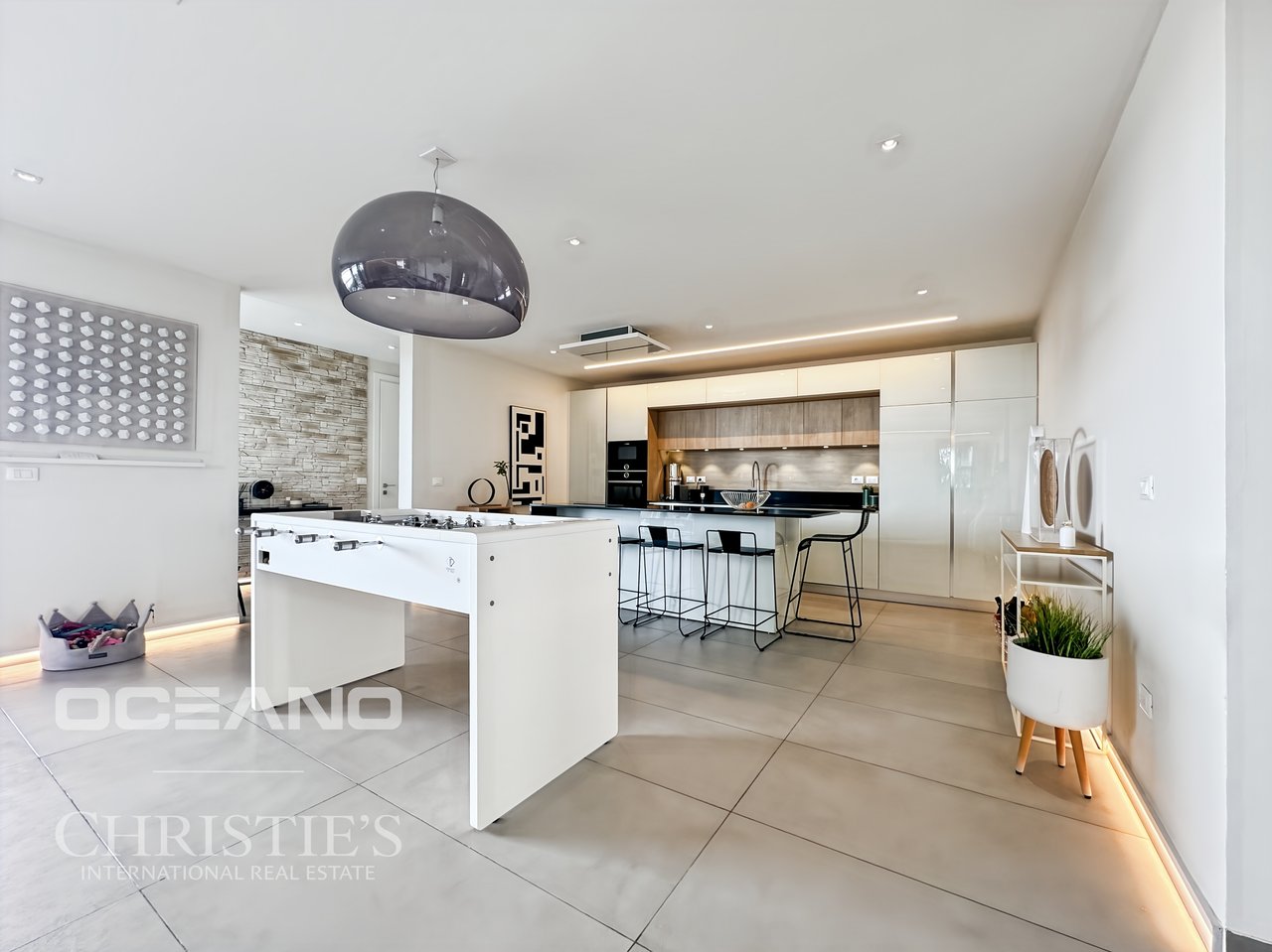 Huma Residence — 3-Bedroom Apartment in Maho