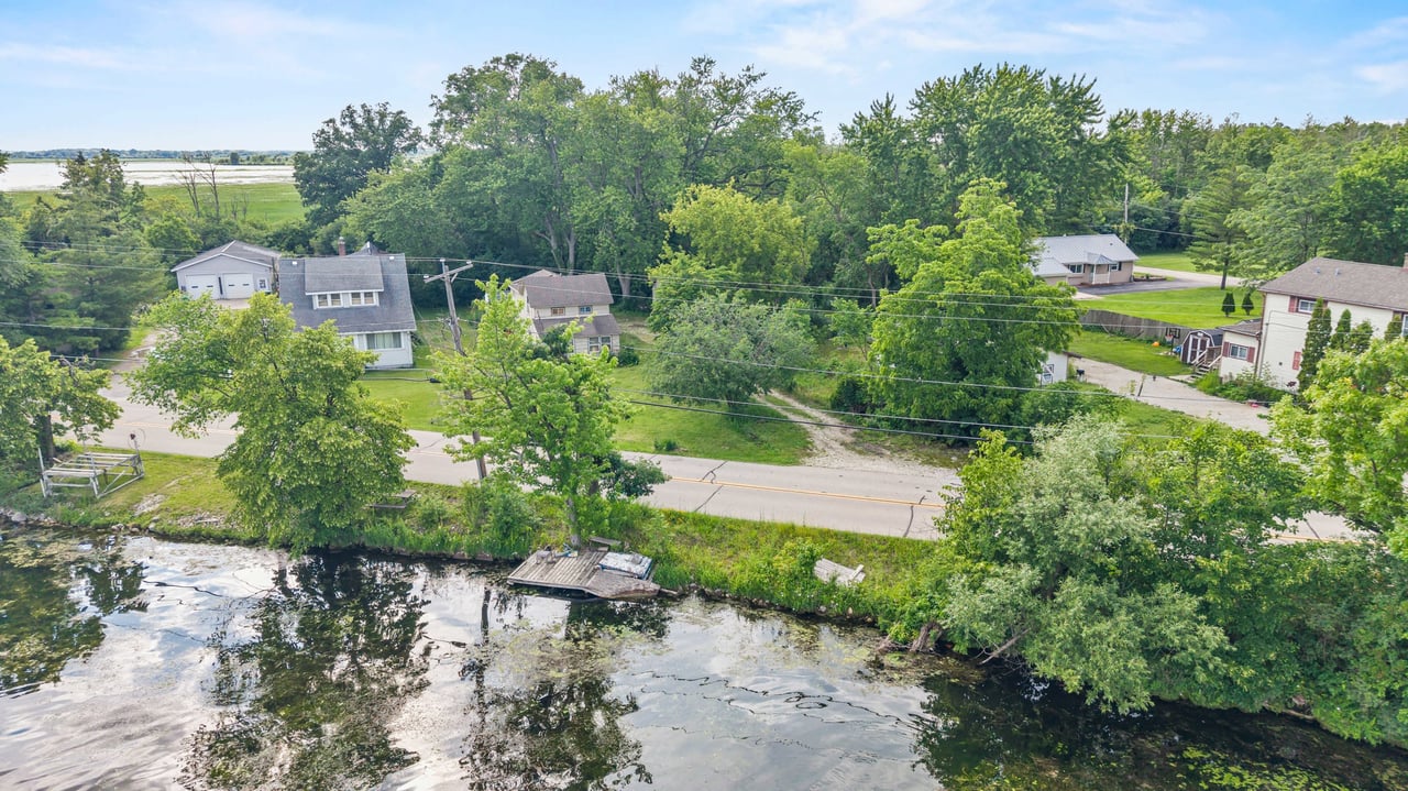7110 N Tichigan Rd Waterford