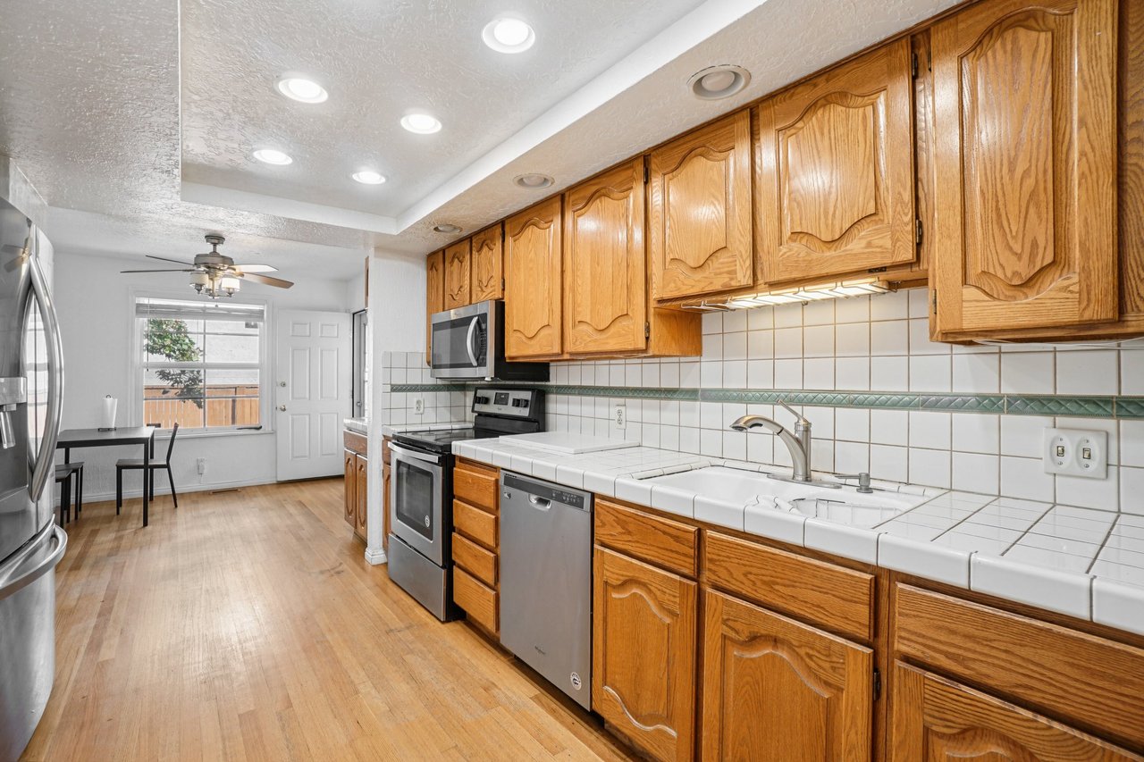 11343 S Clifford Cir