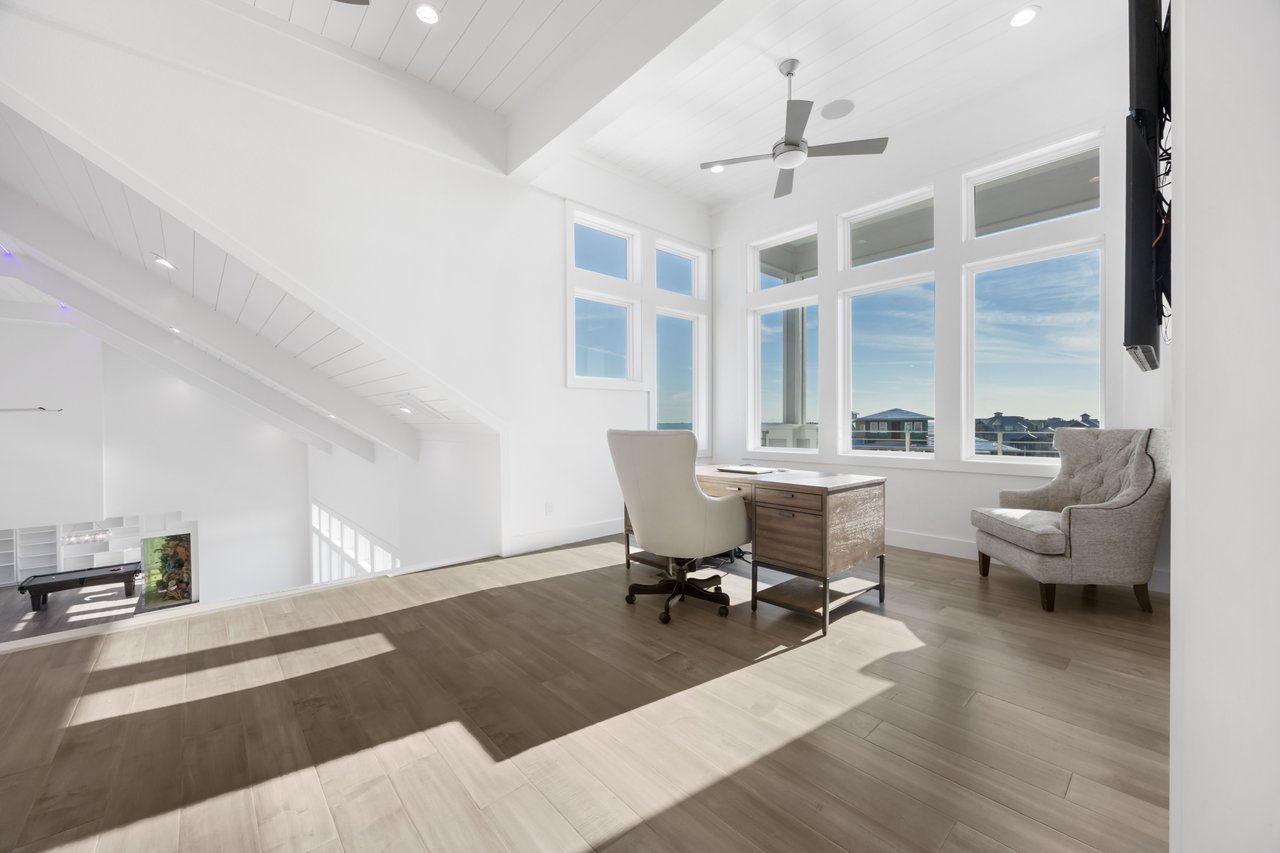 White Label - 305 Estes Drive