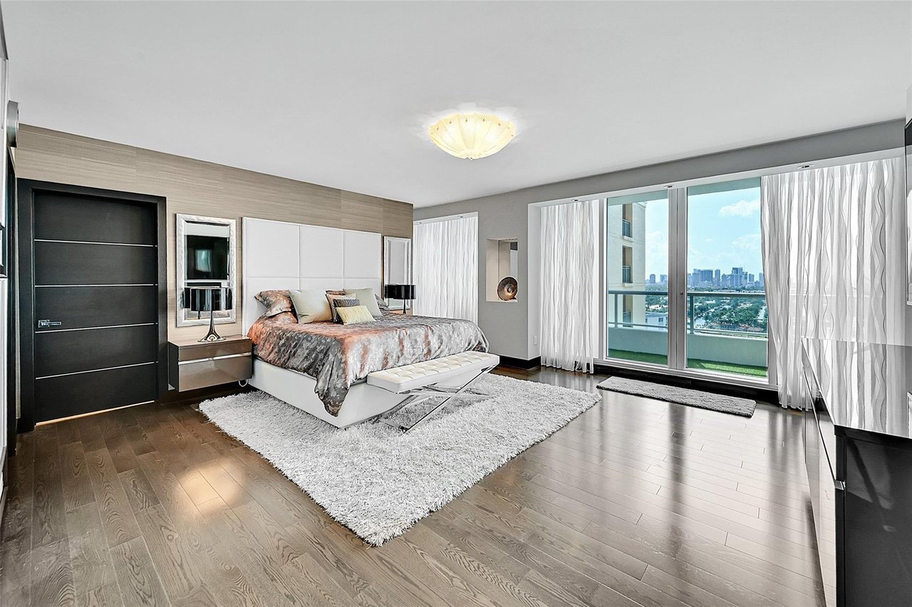 1 N Fort Lauderdale Beach Blvd 1905