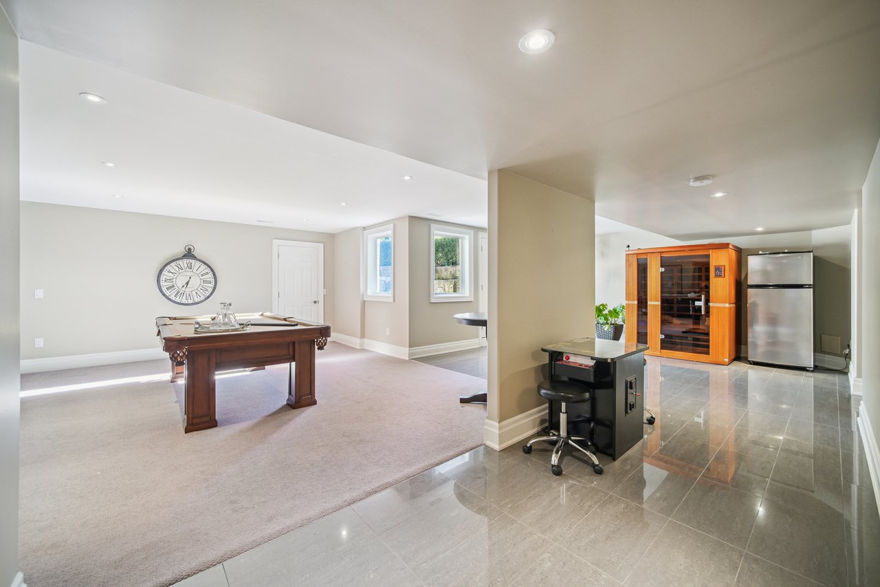 Show-stopping luxury in the heart of Southwest Oakville