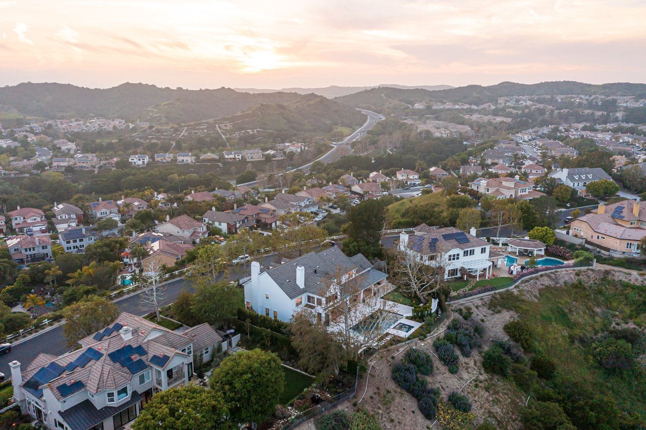 Why Knowing the Local Market Is No Longer Enough and Why Real Estate Advisory Has Replaced Traditional Brokerage