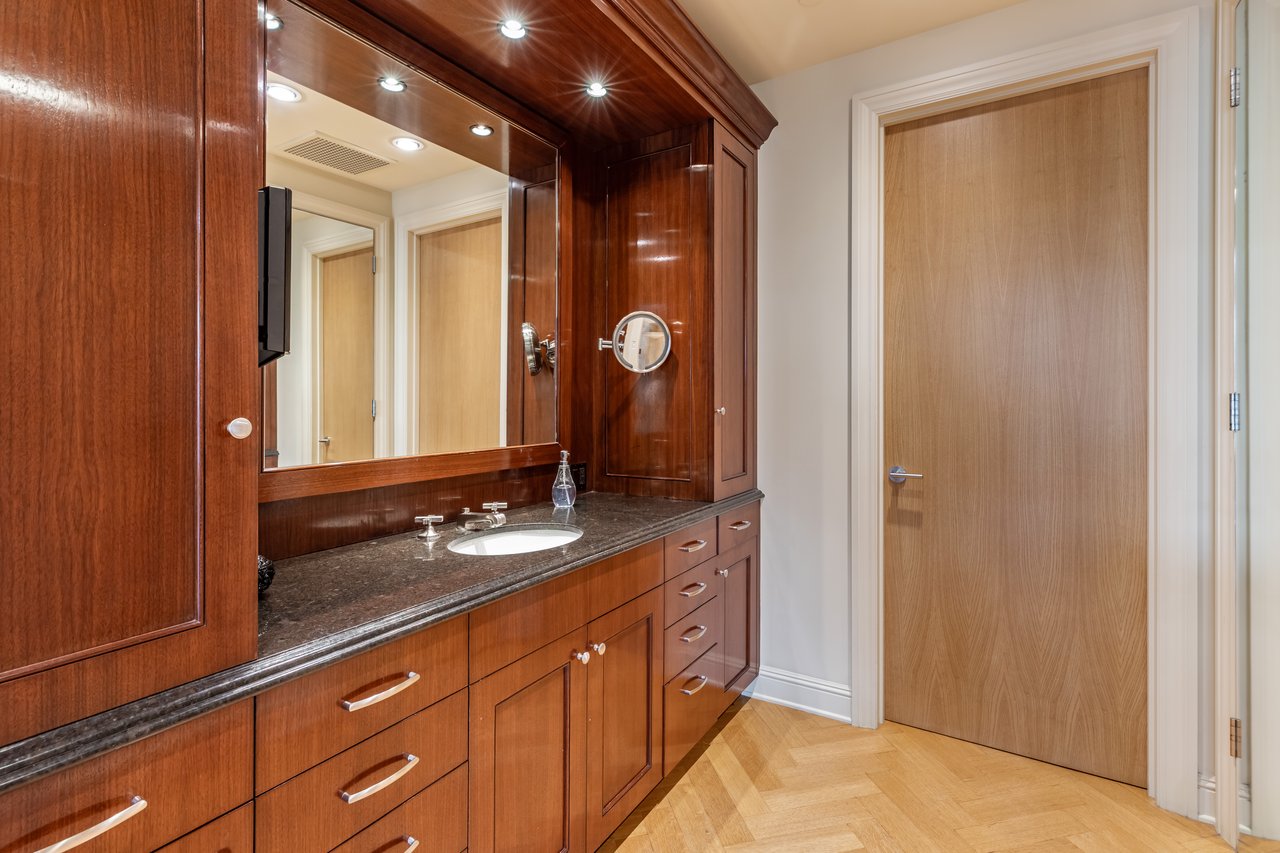 10800 Wilshire Blvd Unit: PH 2202, Wilshire Corridor