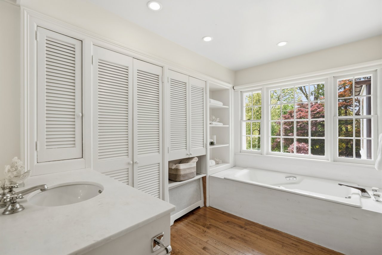 233 Mclain Street