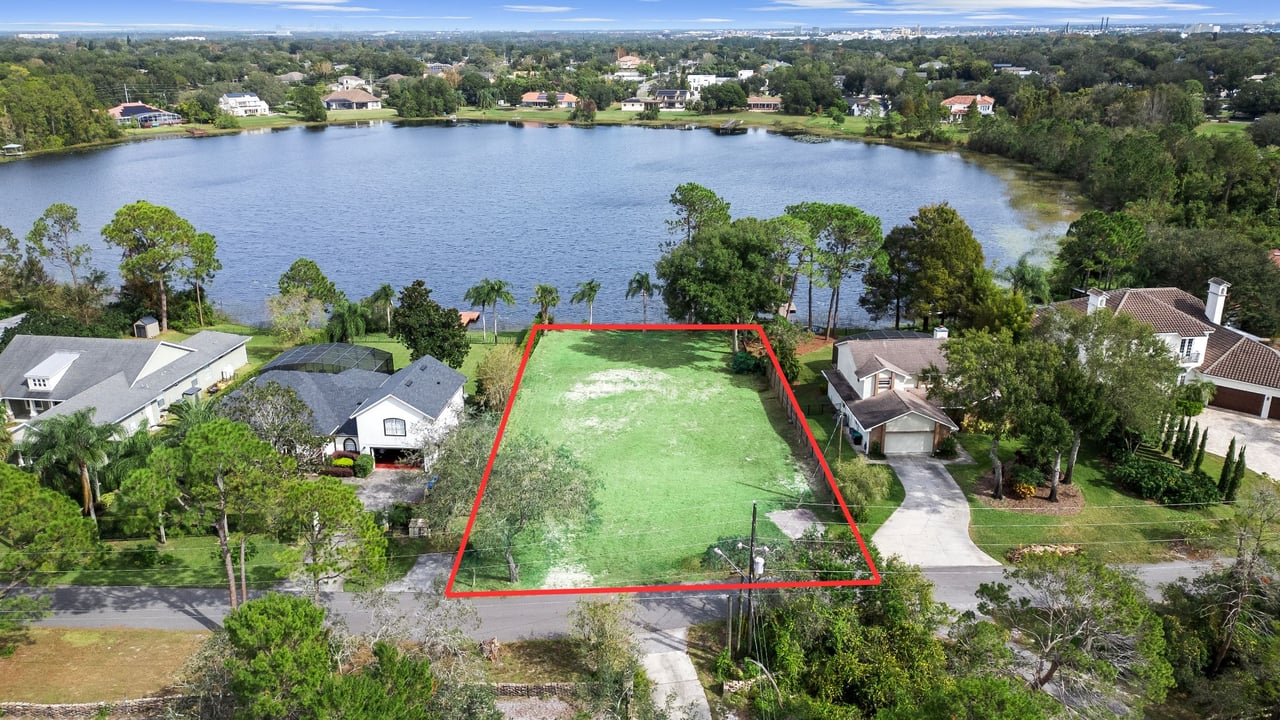 5588 PALM LAKE CIR