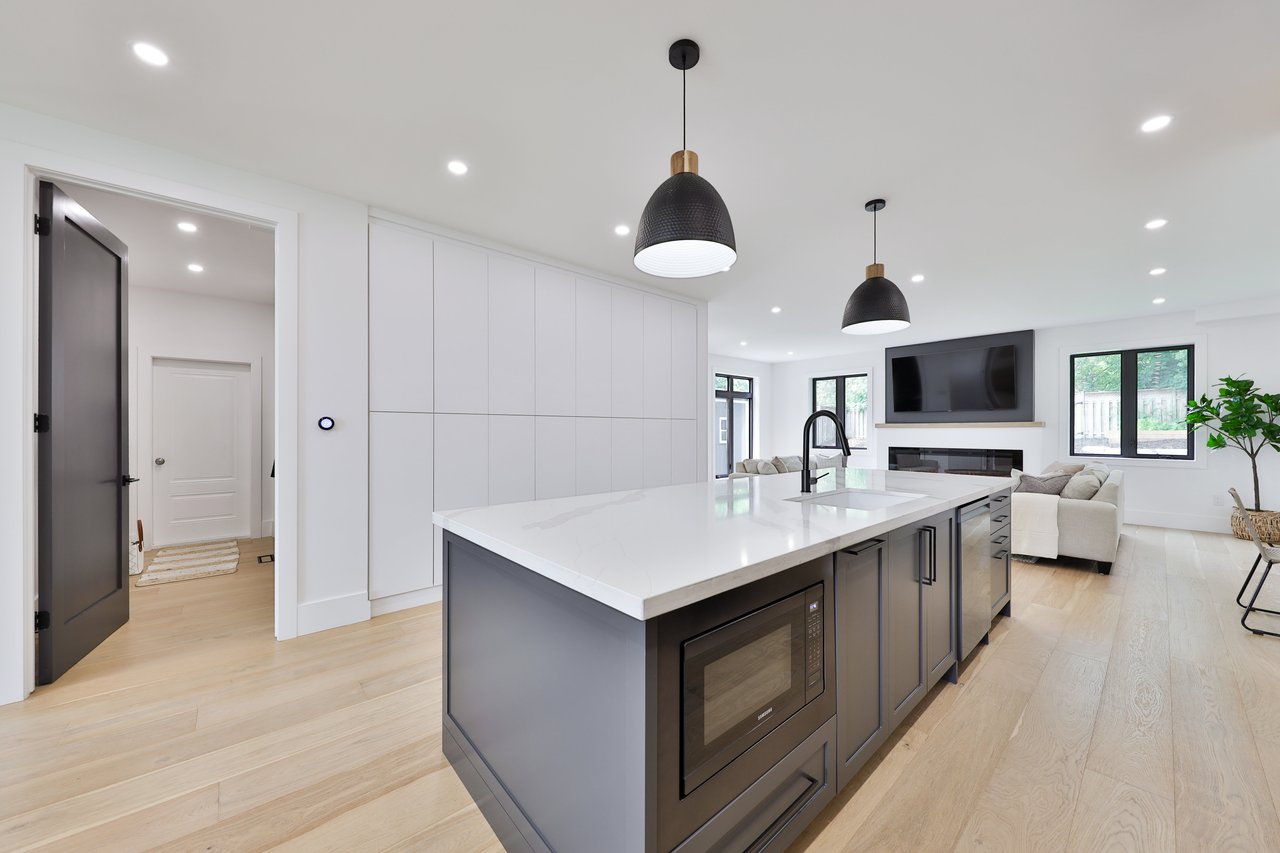 1506 Newlands Crescent, Burlington