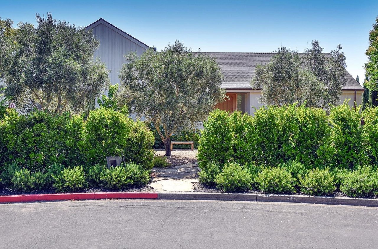 1800 Spring Mountain Ct