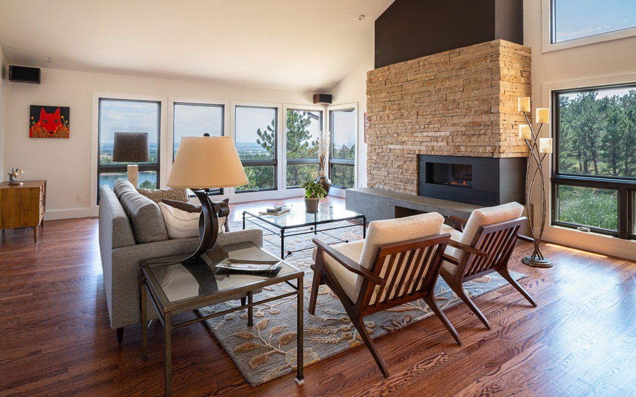 9184 Pine Ridge Lane