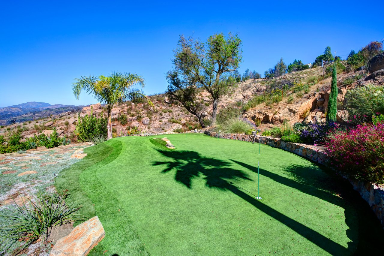 Luxurious Estate Above St. Helena