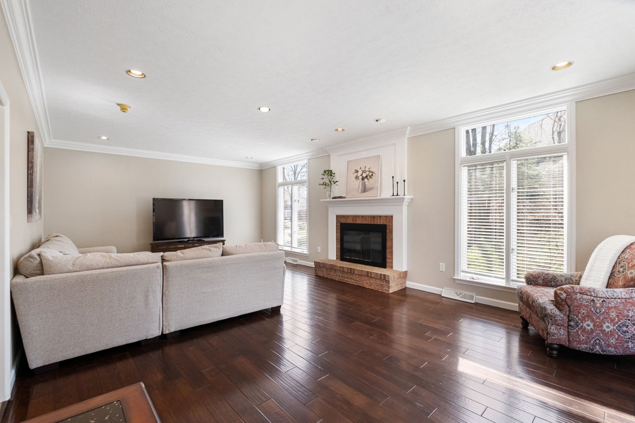913 Highlander Circle