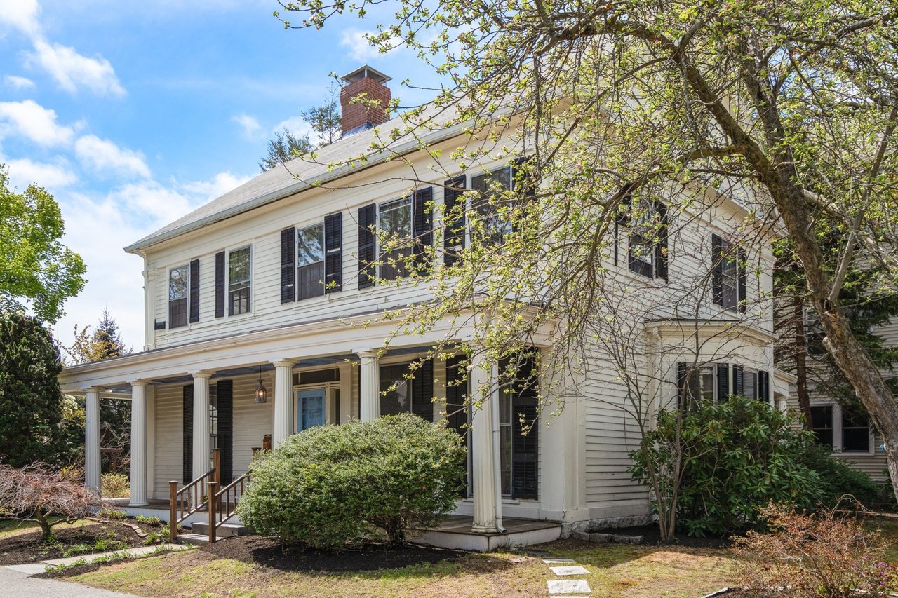 19 Linden St, Brookline, MA: Brookline Village,  02445