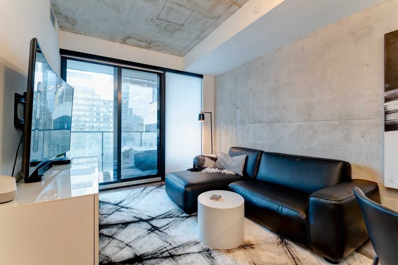 55 Ontario St, Ste 607