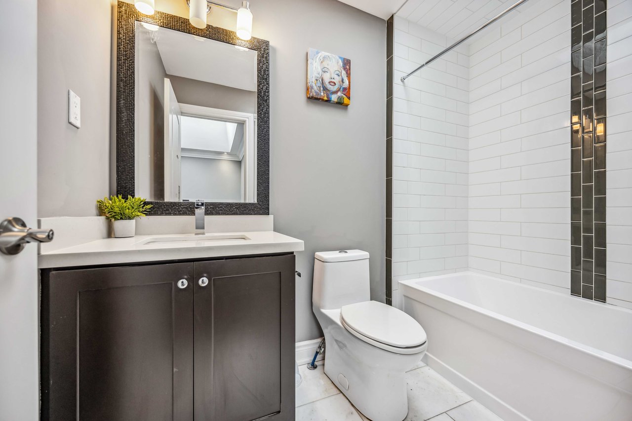 282B Aylesworth Avenue