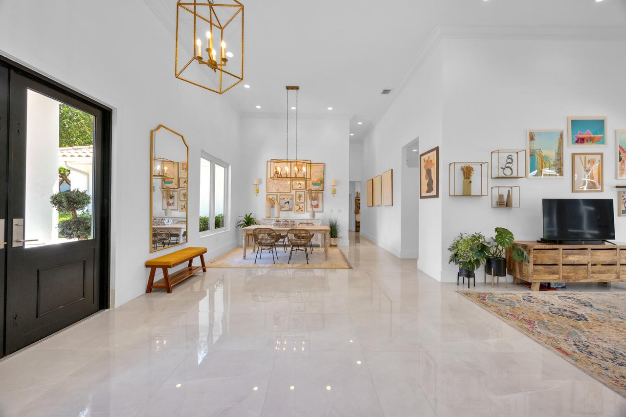 Palmetto Bay Perfection: Spacious, Serene, Stunning