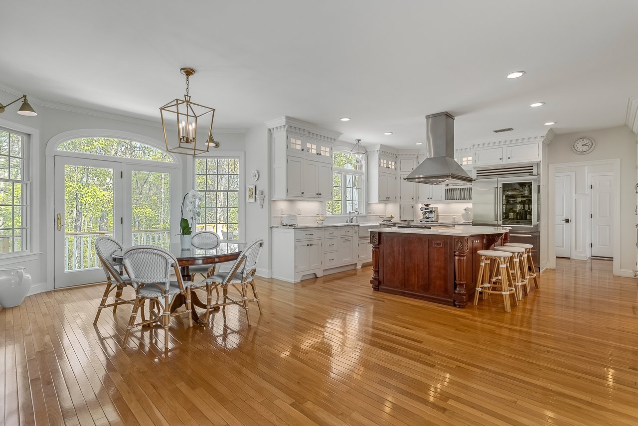 82 Woodman Ln