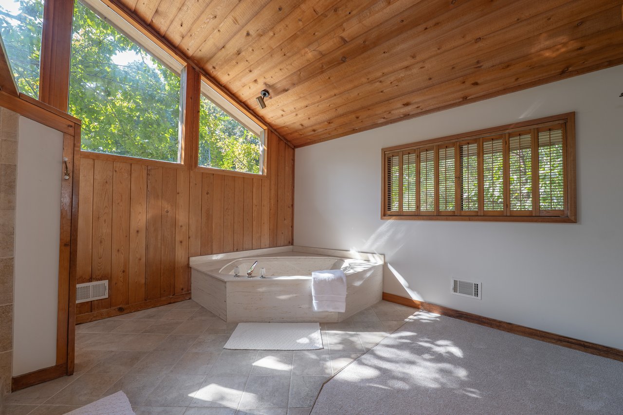 375 N Peak Drive