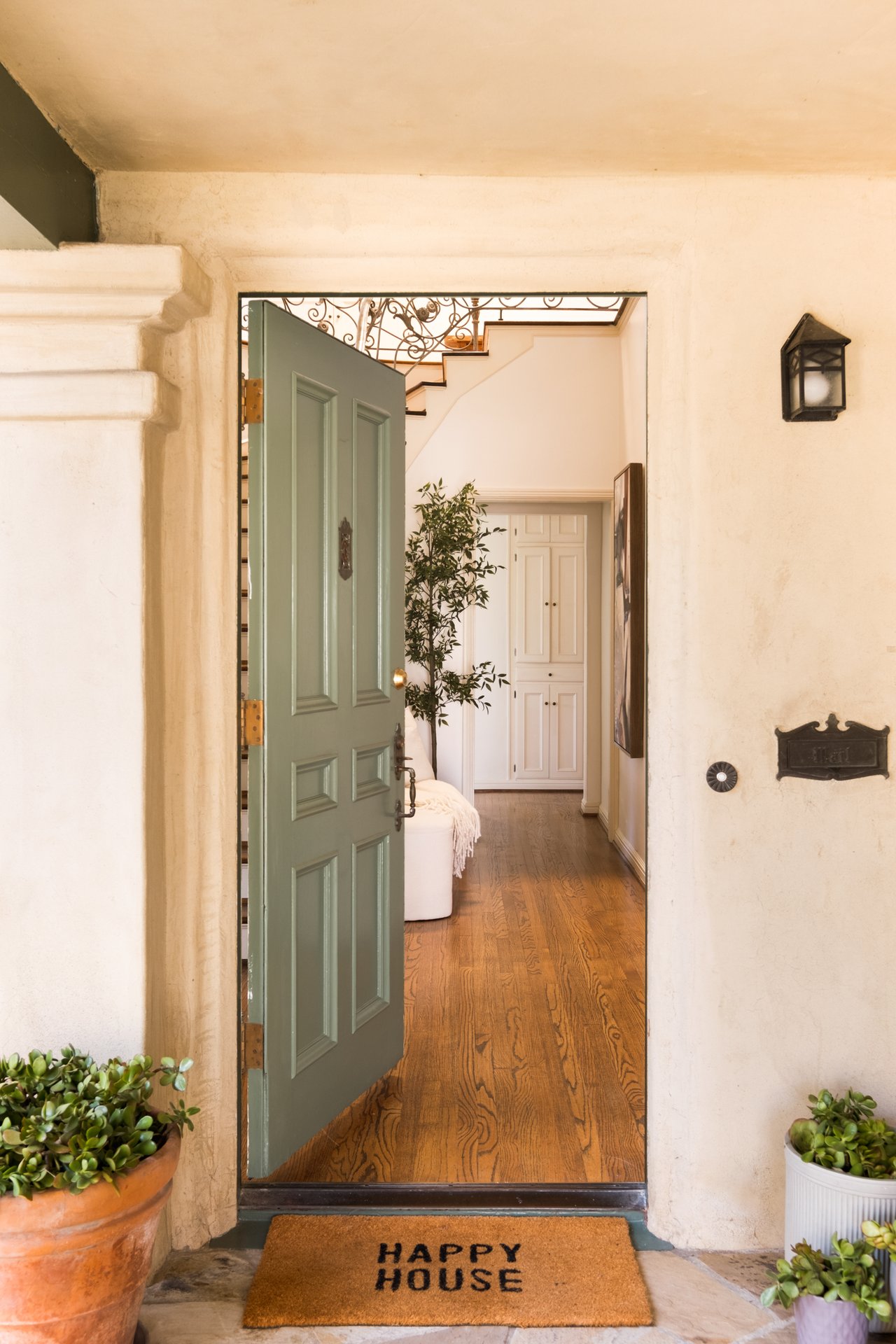 6300 Lindenhurst Avenue, Beverly Grove