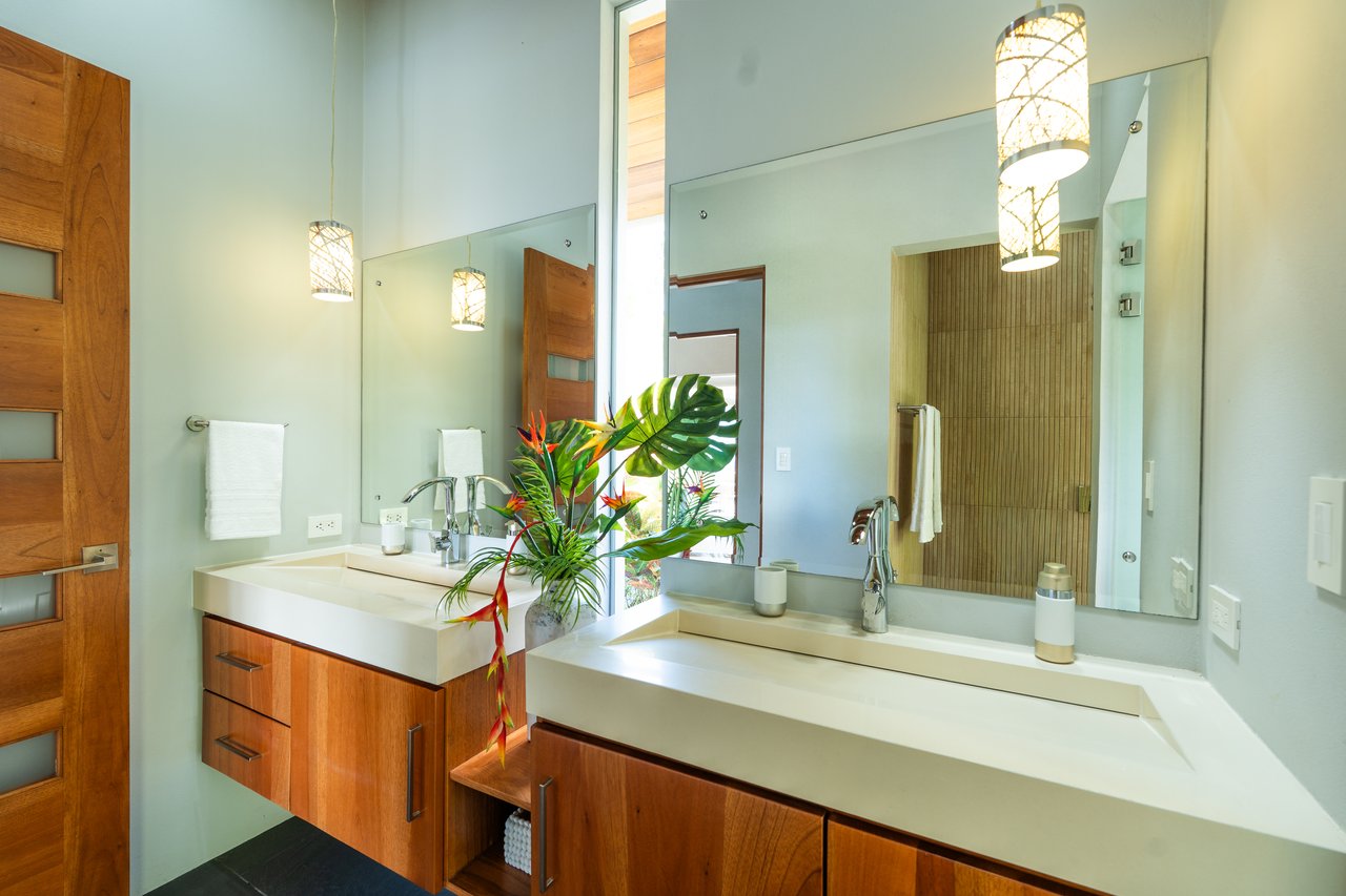 Blue Horizon – luxury ocean-view home in Ojochal, Costa Rica