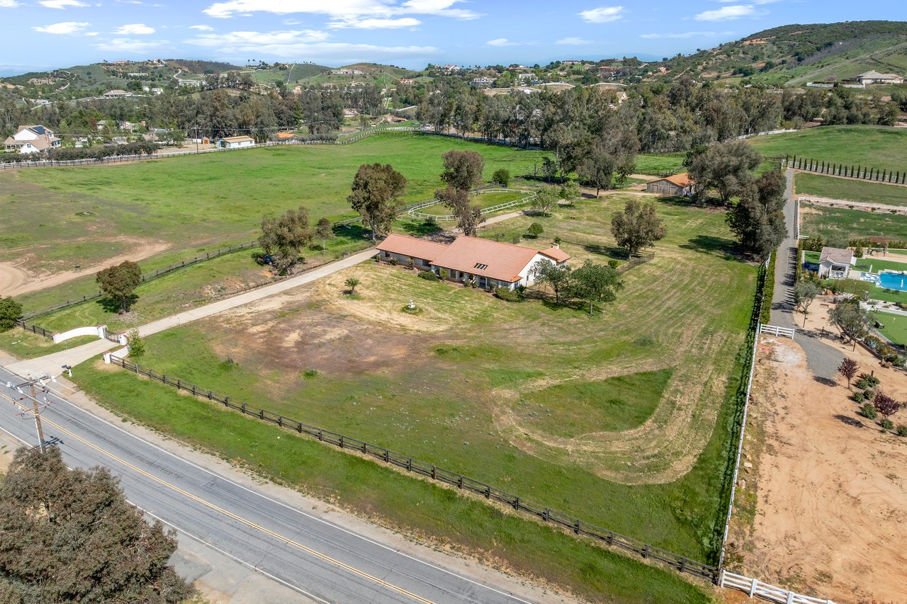 20425 Avenida Castilla