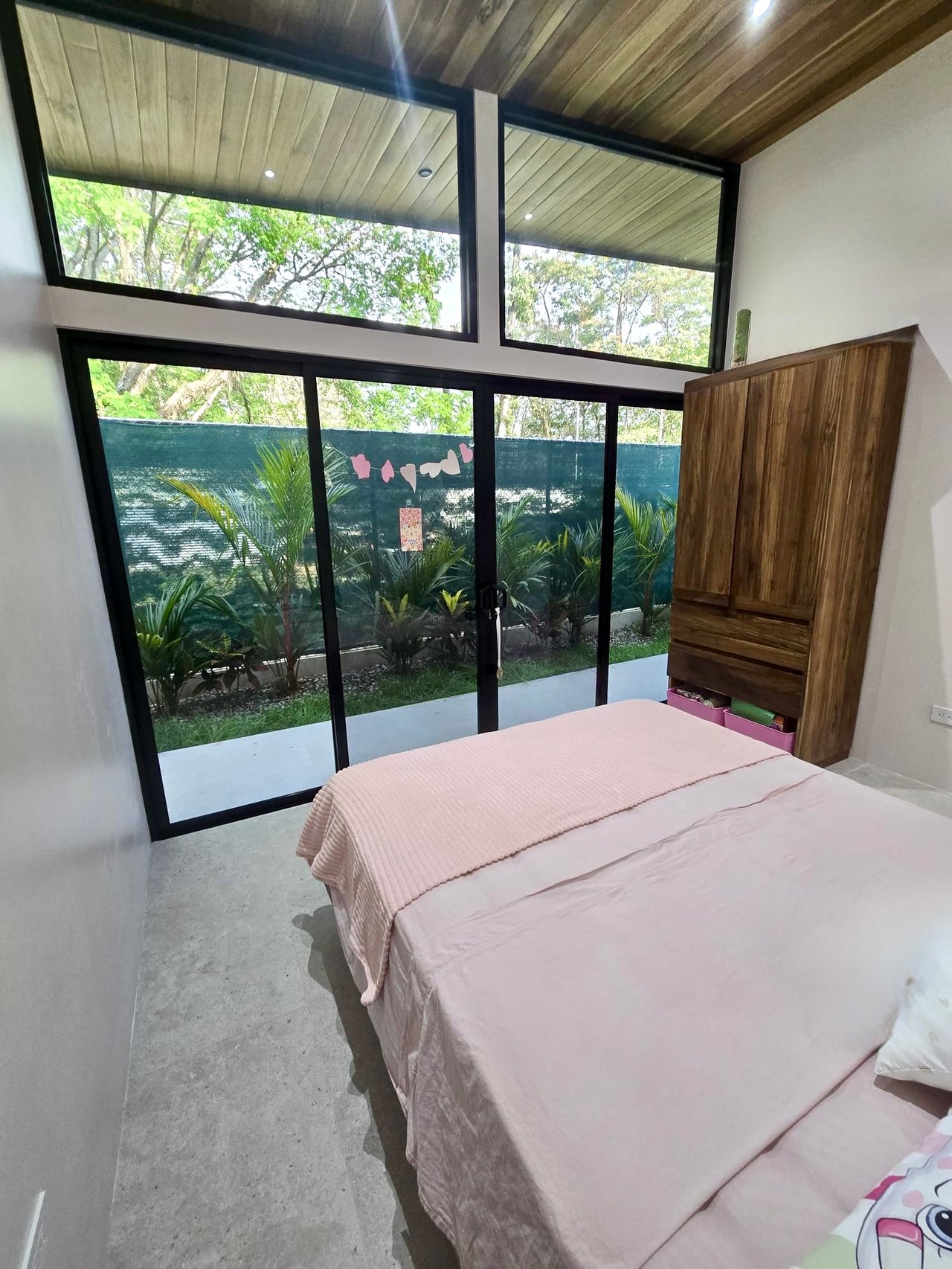 Tropical Modern Villa in Uvita – 3BR Retreat with Large Pool Near the Beach