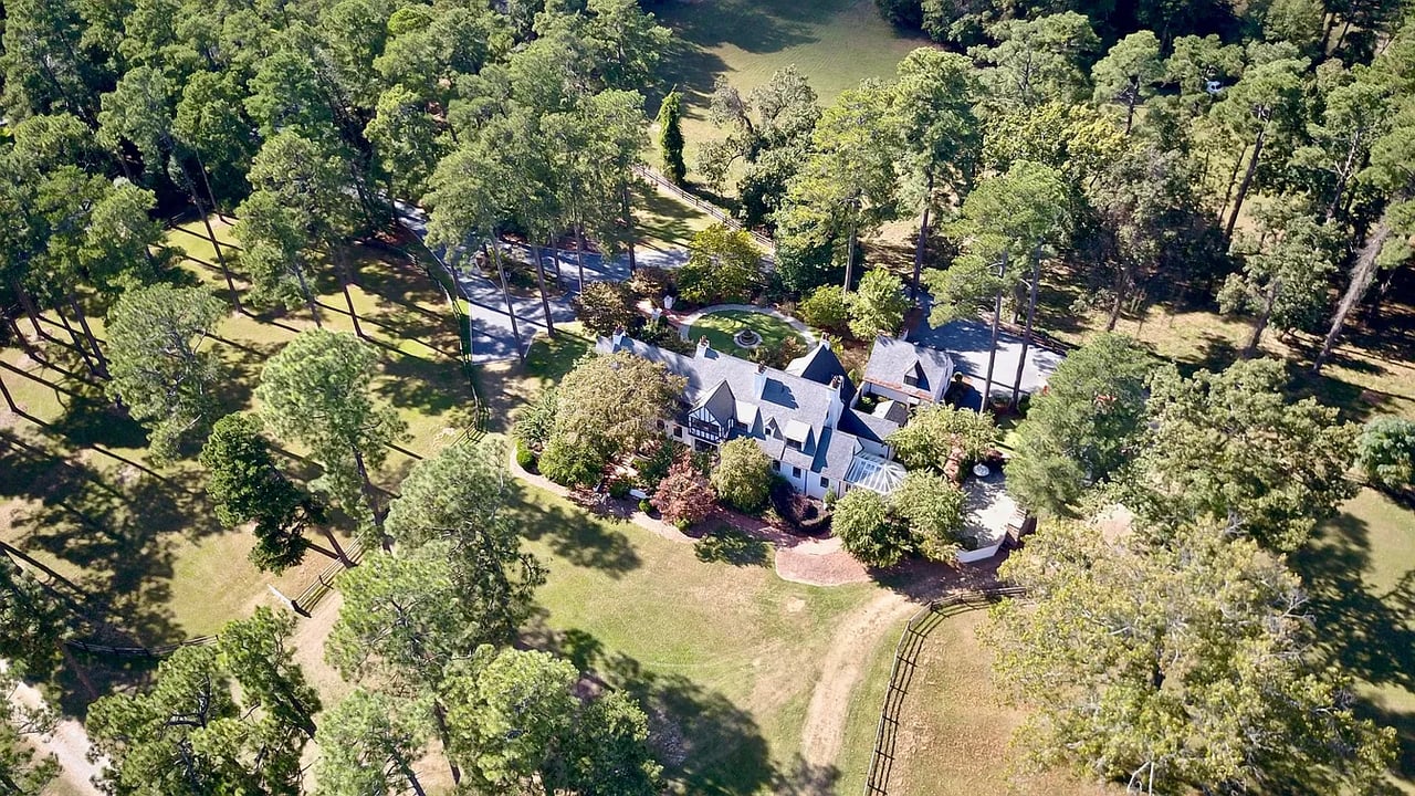 Inchalene (Historic Horse Farm in Southern Pines) — 765 E Connecticut Ave